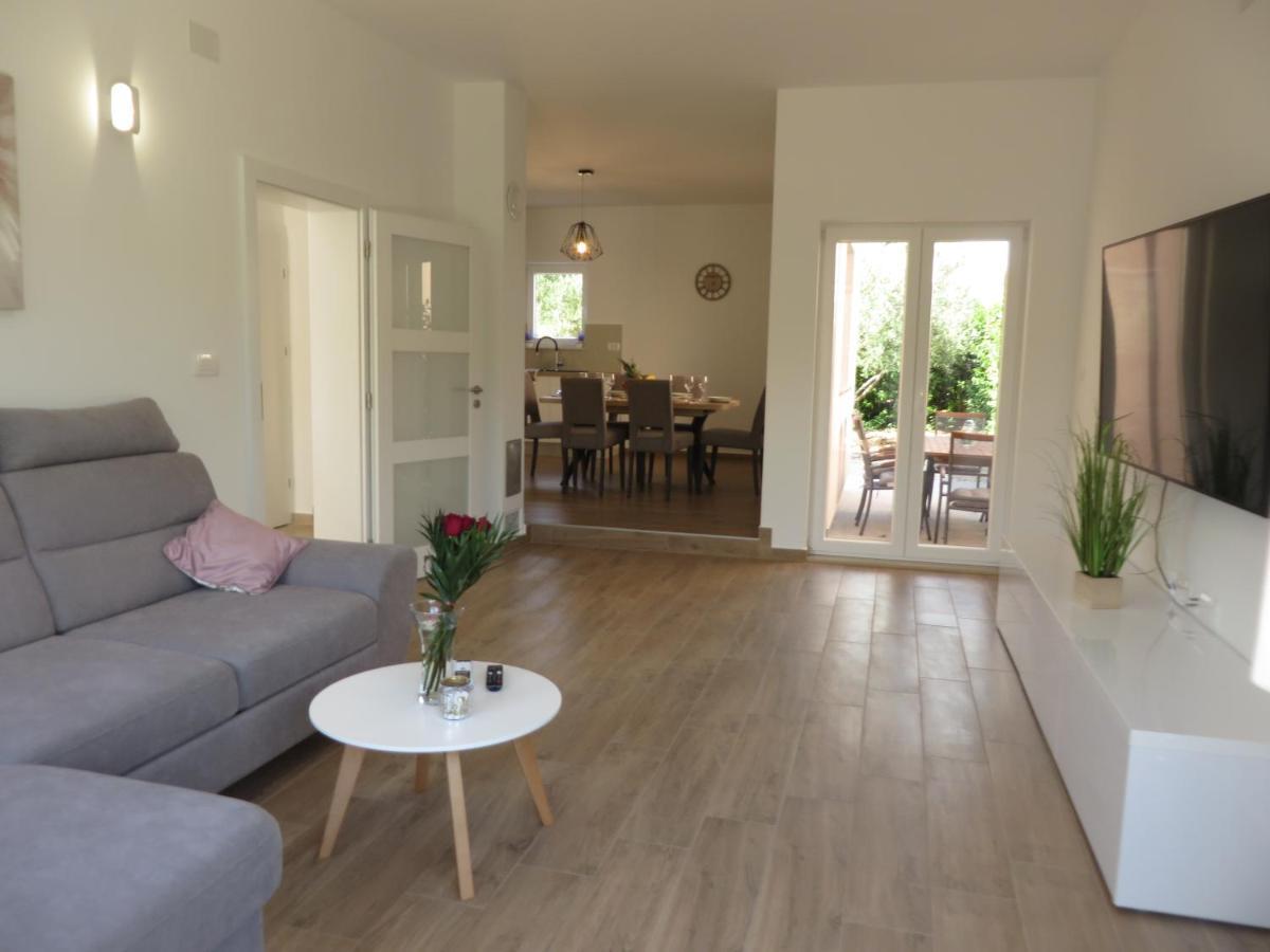 M&L Holliday Home Biograd Na Moru Exterior foto