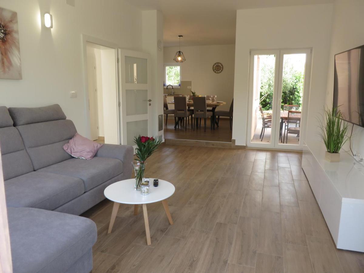 M&L Holliday Home Biograd Na Moru Exterior foto